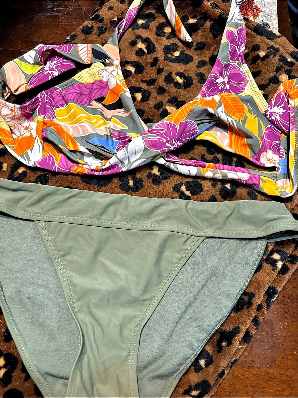 No Boundaries Floral Bikini Set in Green & Multicolor Size Large